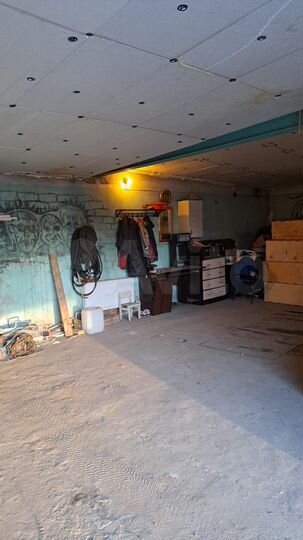 Гараж, > 30 м²