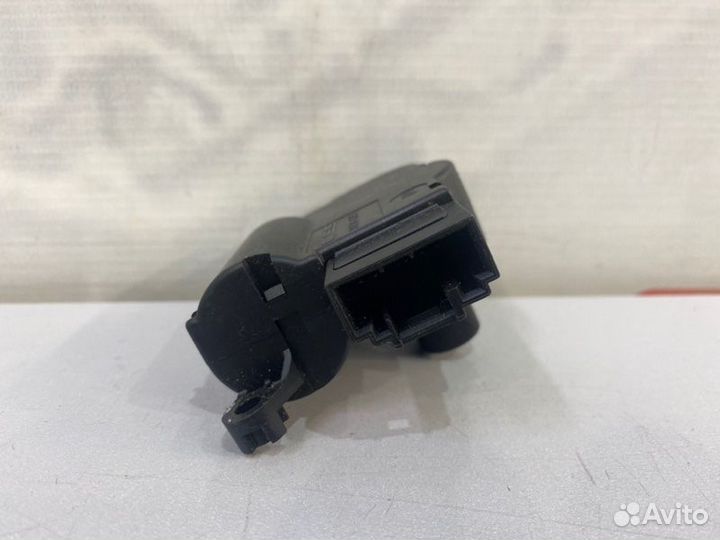 Сервопривод заслонки отопителя Volkswagen Touareg