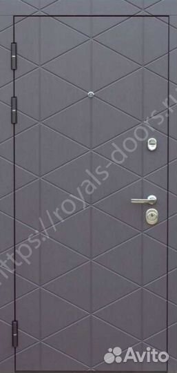 Металлическая дверь с зеркалом в квартиру