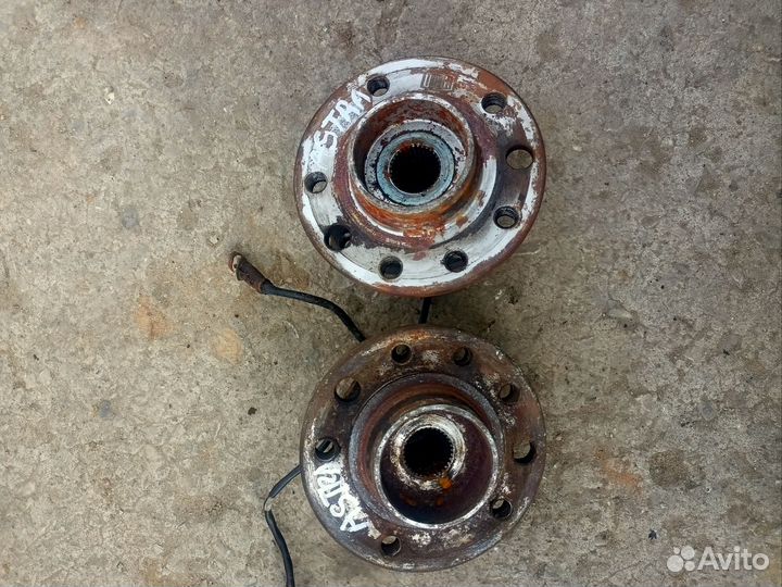 Ступица передняя Opel Astra H