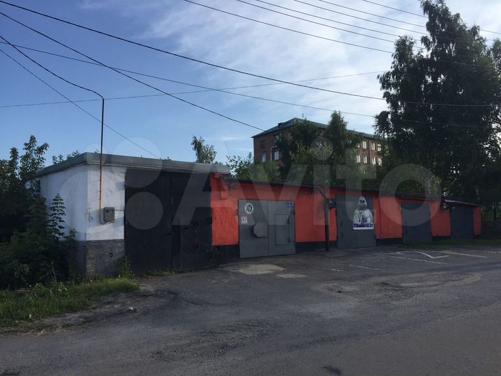Гараж, > 30 м²
