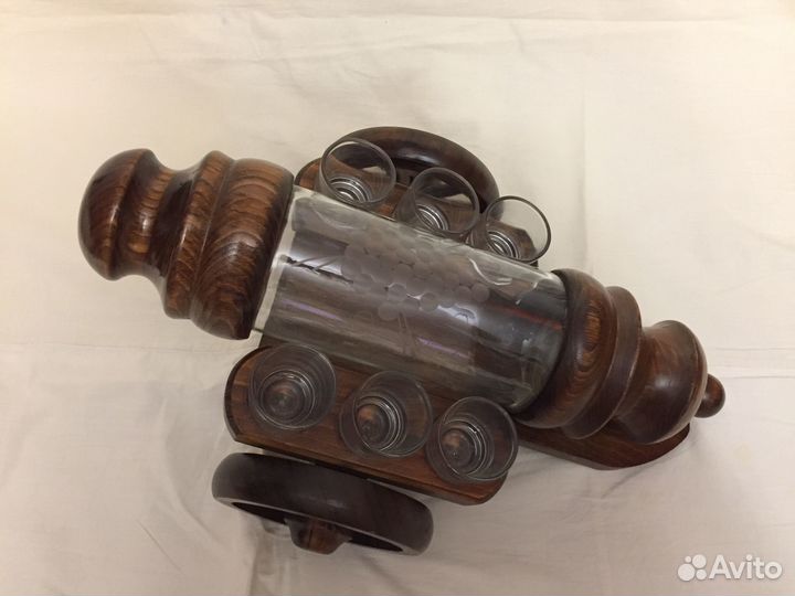 Набор для вина,пушка на лафете и 6 стаканов