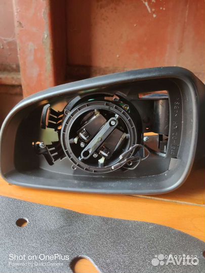 Боковое зеркало