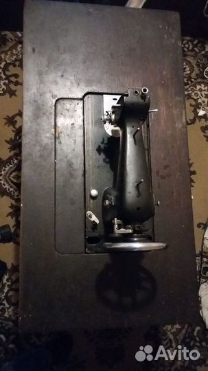 Швейная машинка зингер