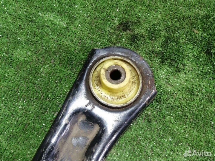 Рычаг передний левый Skoda Yeti