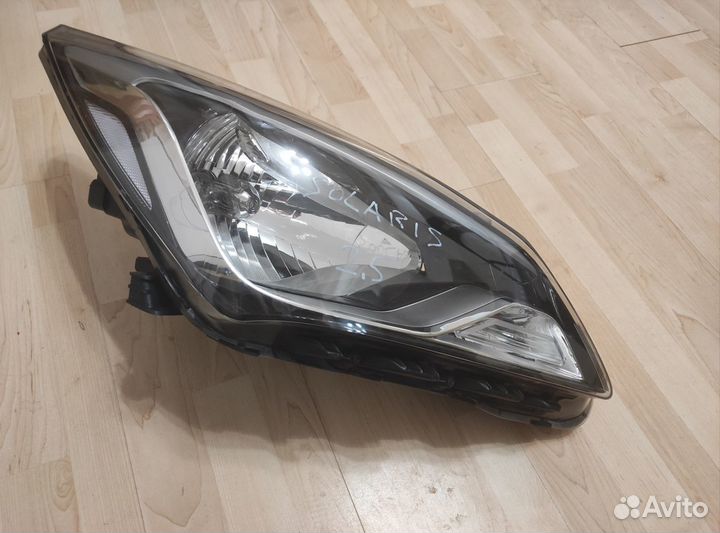 Фара битая правая Hyundai Solaris 2016