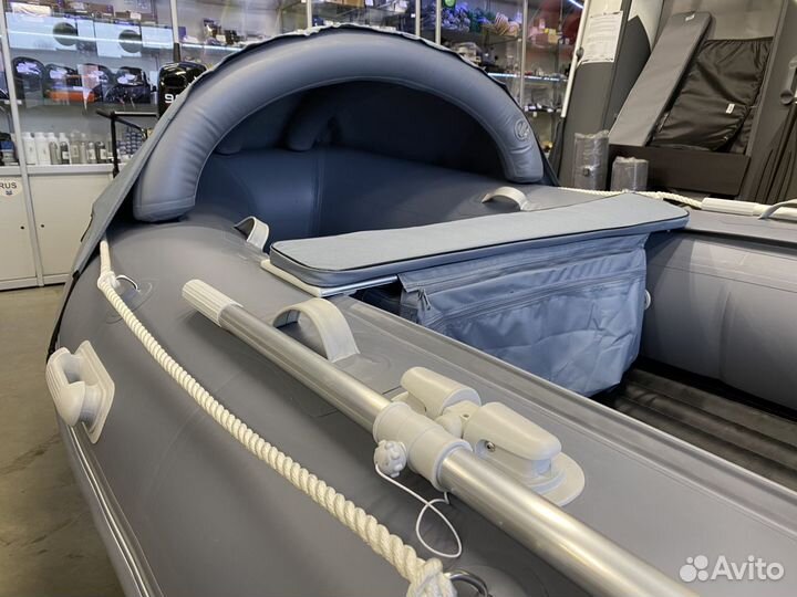 Лодка пвх Gladiator E 380 PRO