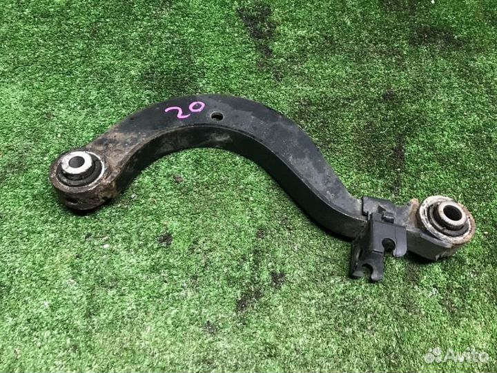 Рычаг подвески задний серповидный Volkswagen Golf