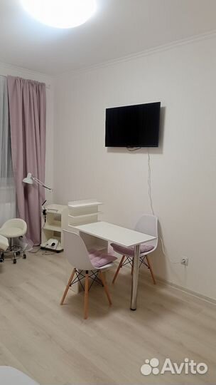 Рабочее место мастера маникюра с обучением