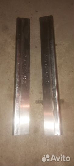 Накладки на передние пороги ford focus 2