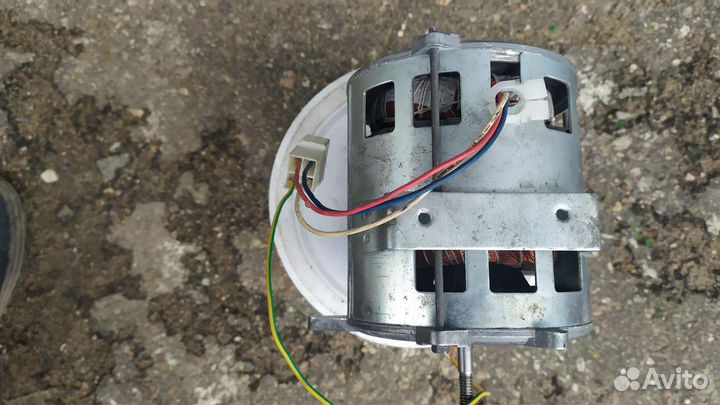 Эл. Двигататель 590w 220 v