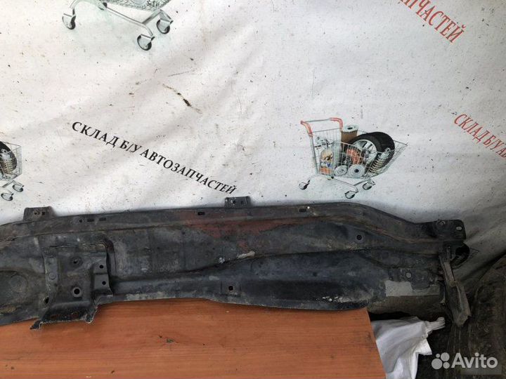 Водосток лобового стекла Toyota Corolla X