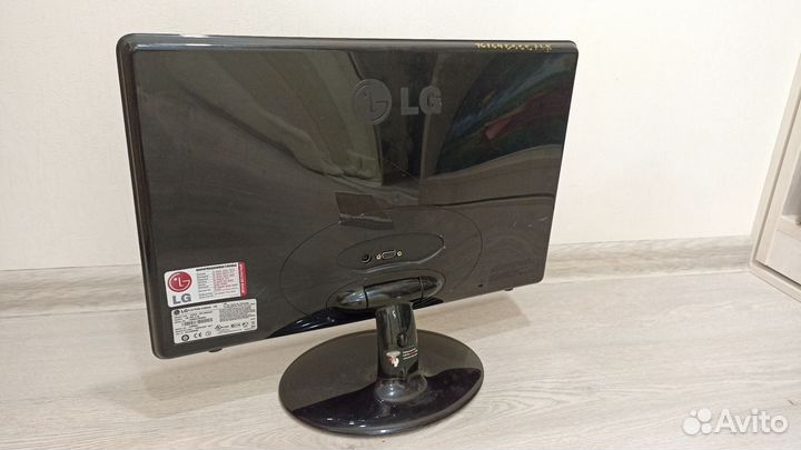 Монитор LG flatron 20 дюймов