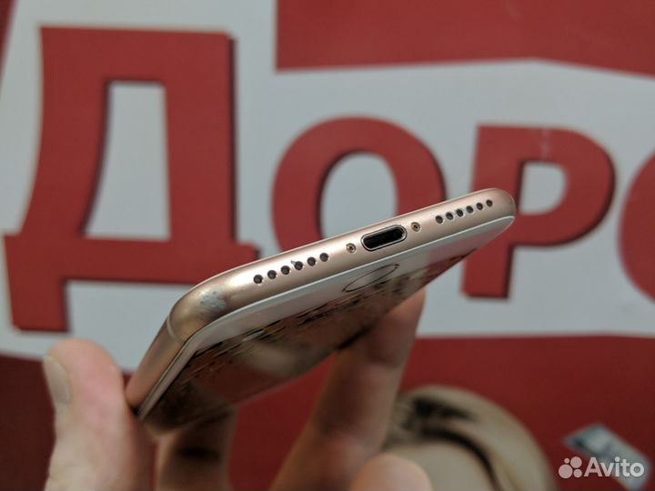 iPhone 8, 64 ГБ