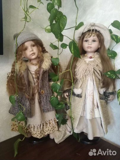 Кукла фарфоровая