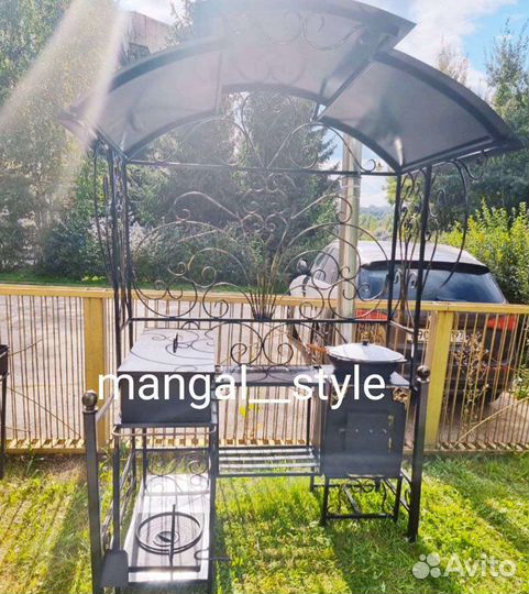 Мангал с крышей