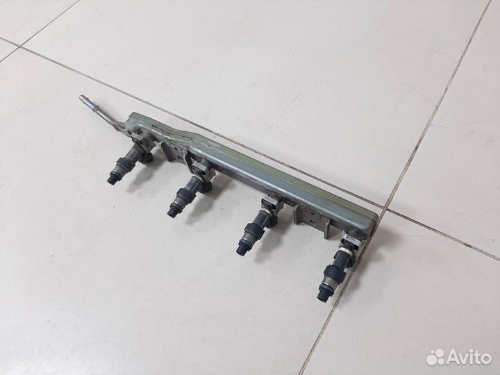 Рейка топливная рампа Nissan Almera Classic B10 20