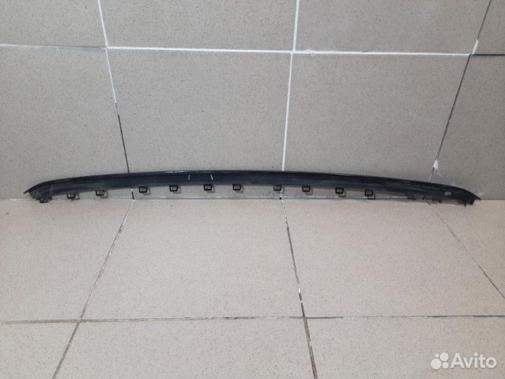 Молдинг переднего бампера Volkswagen Passat B7