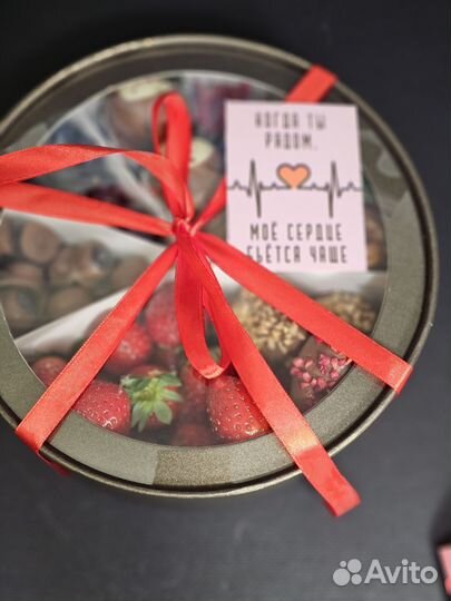 Съедобные букеты из клубники