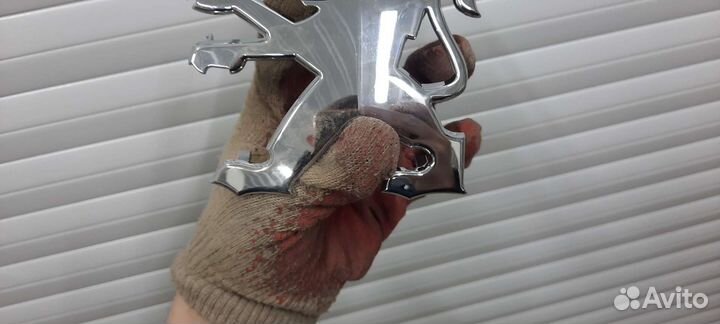 Эмблема Peugeot Boxer/2008