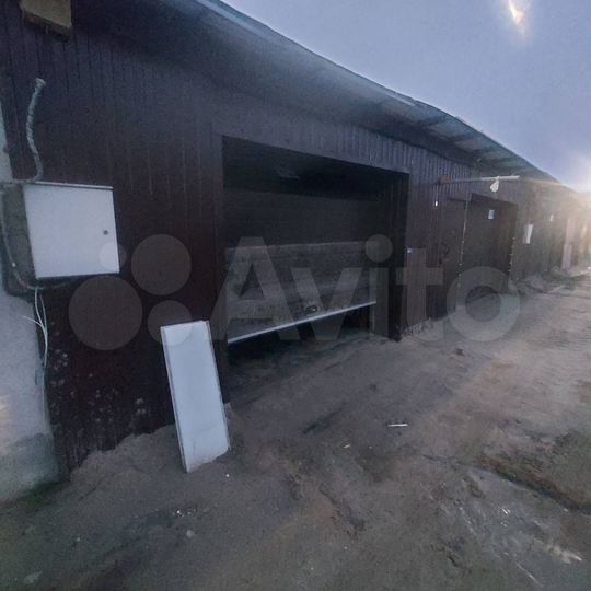 Гараж, > 30 м²