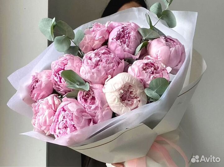 Букет из 81 пиона