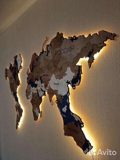 Деревянная карта мира с подсветкой