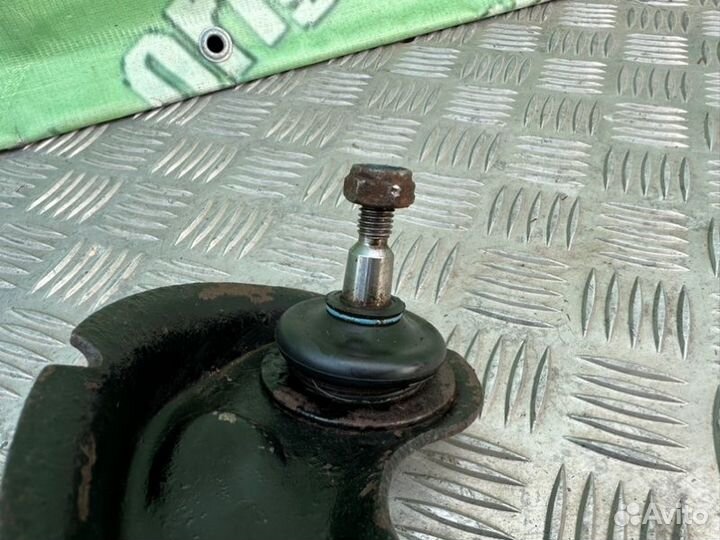 Рычаг передний правый Mercedes-Benz C-Class W202