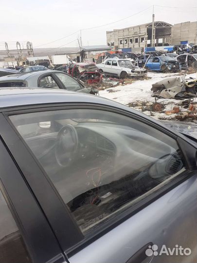 Переднее правое стекло Chevrolet Lanos