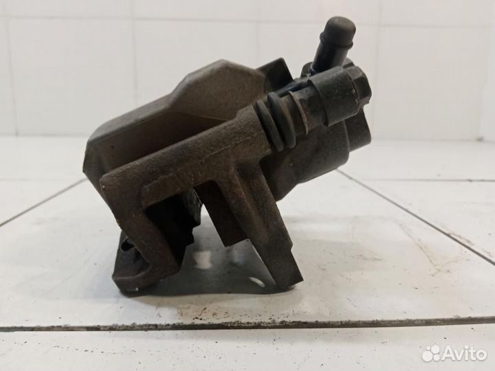 Суппорт задний правый Lexus RX450h RX350 AL10 GYL1