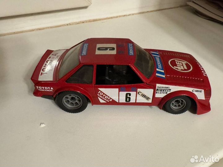 Модель автомобиля 1:24 toyota