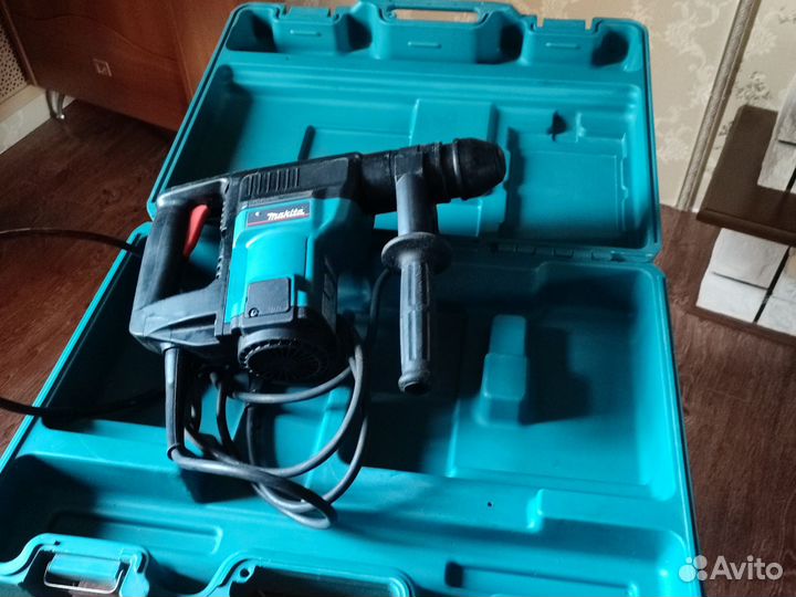 Перфоратор makita HR 3000c