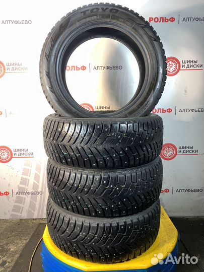 Toyo Observe Ice-Freezer 215/55 R17