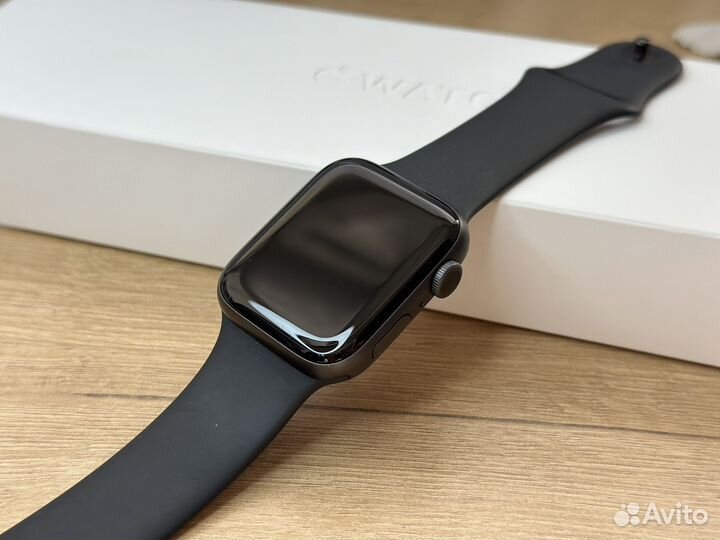 Apple Watch Series 5 44mm Space Gray