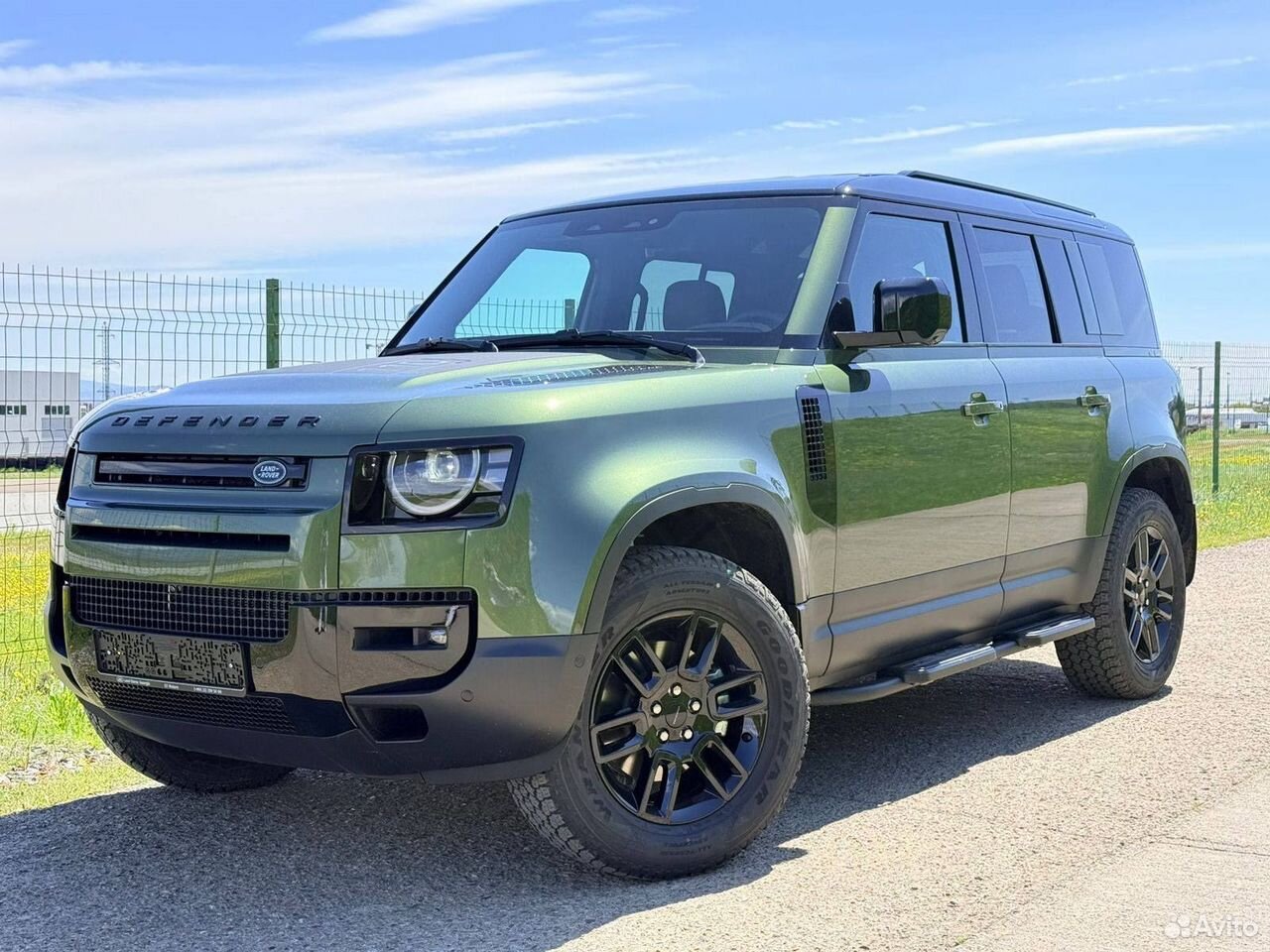 Land Rover Defender 3.0 AT, 2026
