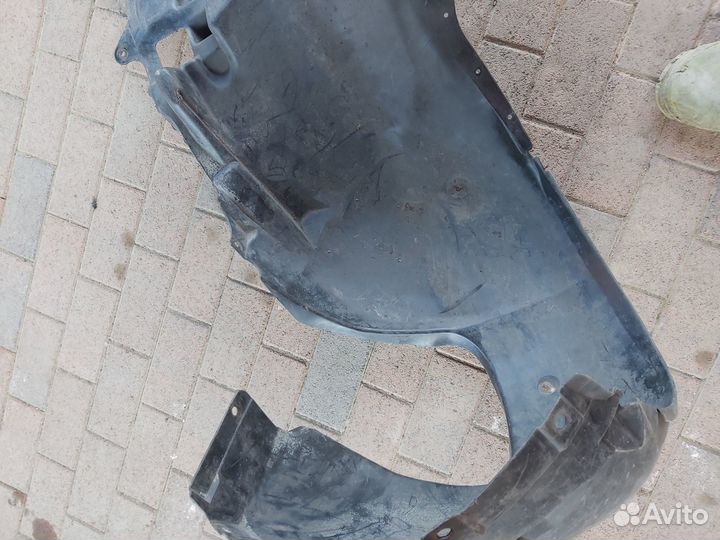 Подкрылок передний правый на бмв Е46 купе