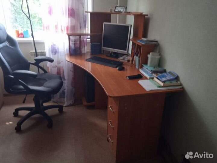 Компьютерный стол