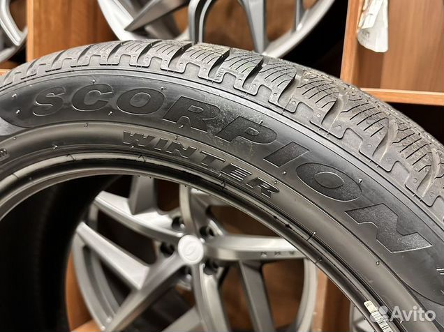 Pirelli Scorpion Winter 265/45 R21