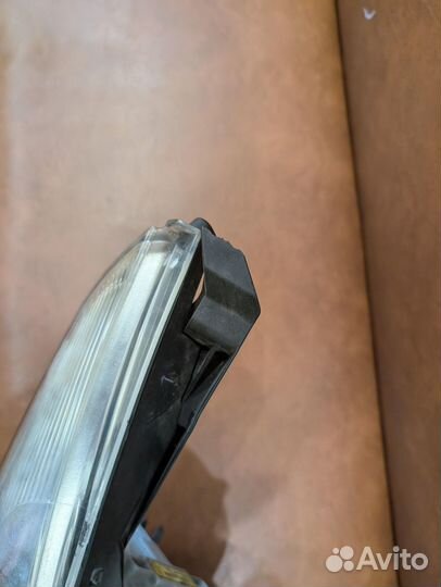 Фара Toyota Avensis ZRT272 3ZR-FAE Прав. Перед