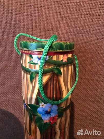 Жестяная банка для шоколадного новогоднего подарка