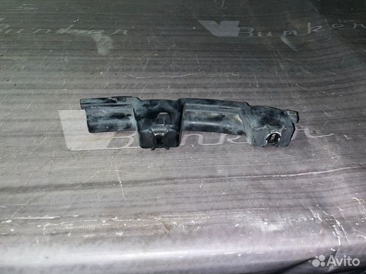 Кронштейн бампера задний левый Audi (Ауди) A8