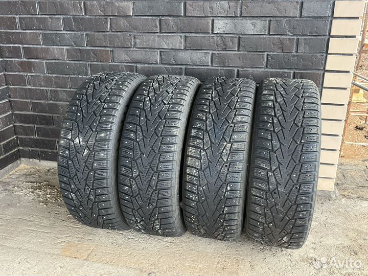 Nokian Tyres Hakkapeliitta 7 SUV 215/65 R16 102Y