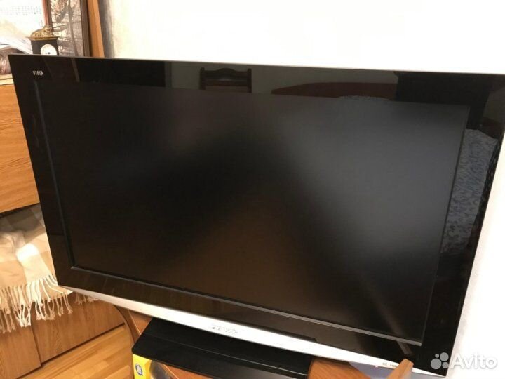 LCD телевизор Panasonic Viera 37(94см)