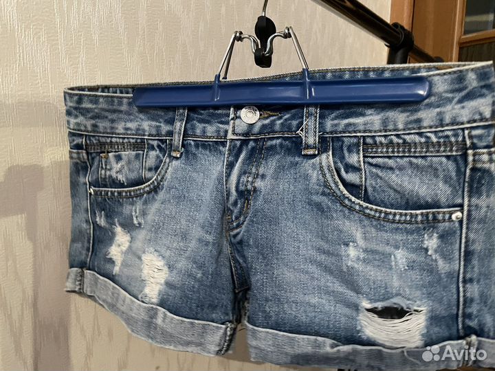 Джинсовые шорты
