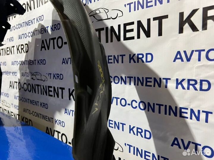 Подкрылок передний левый Toyota Voxy ZRR75 3ZR