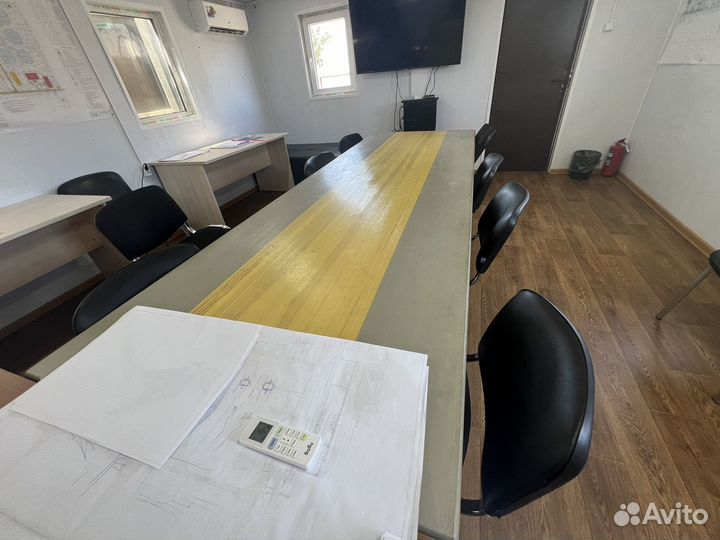Стол для переговоров б/у