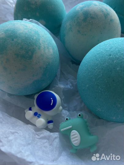 Бомбочка для ванны с сюрпризом