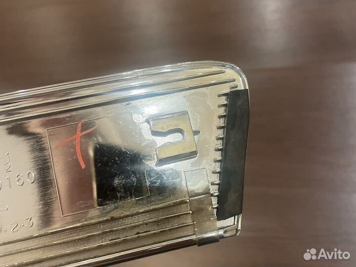 Молдинг крышки багажника toyota land cruiser 200