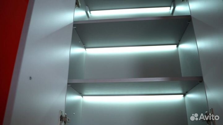 Умная подсветка кухни в монохромных цветах