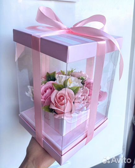 Мыльные цветы в прозрачной коробке